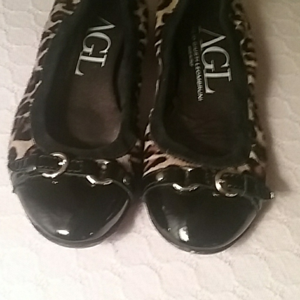 Shoes - Picture 5 of 6